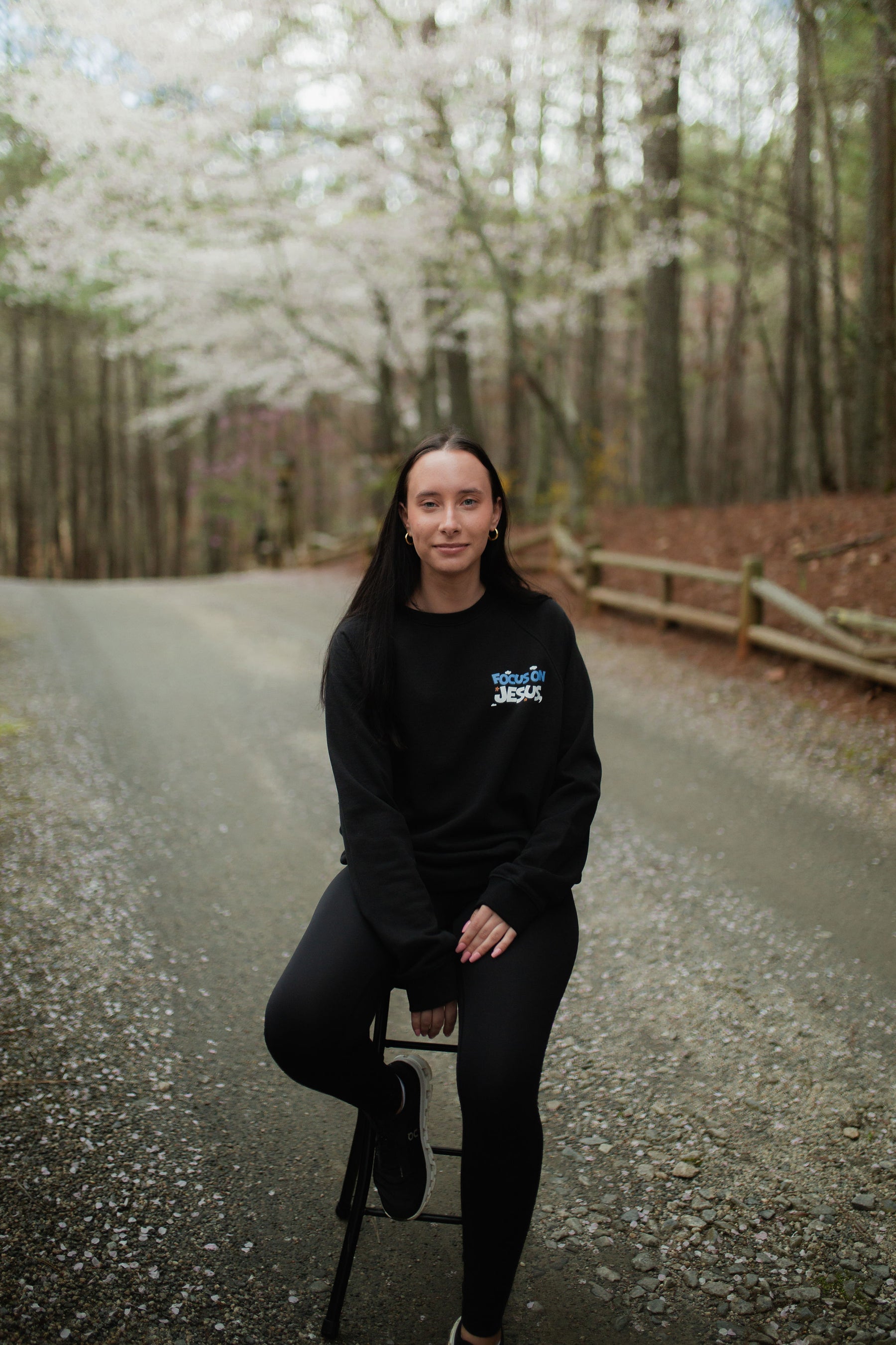 FOCUS ON JESUS I UNISEX PREMIUM SWEATSHIRT