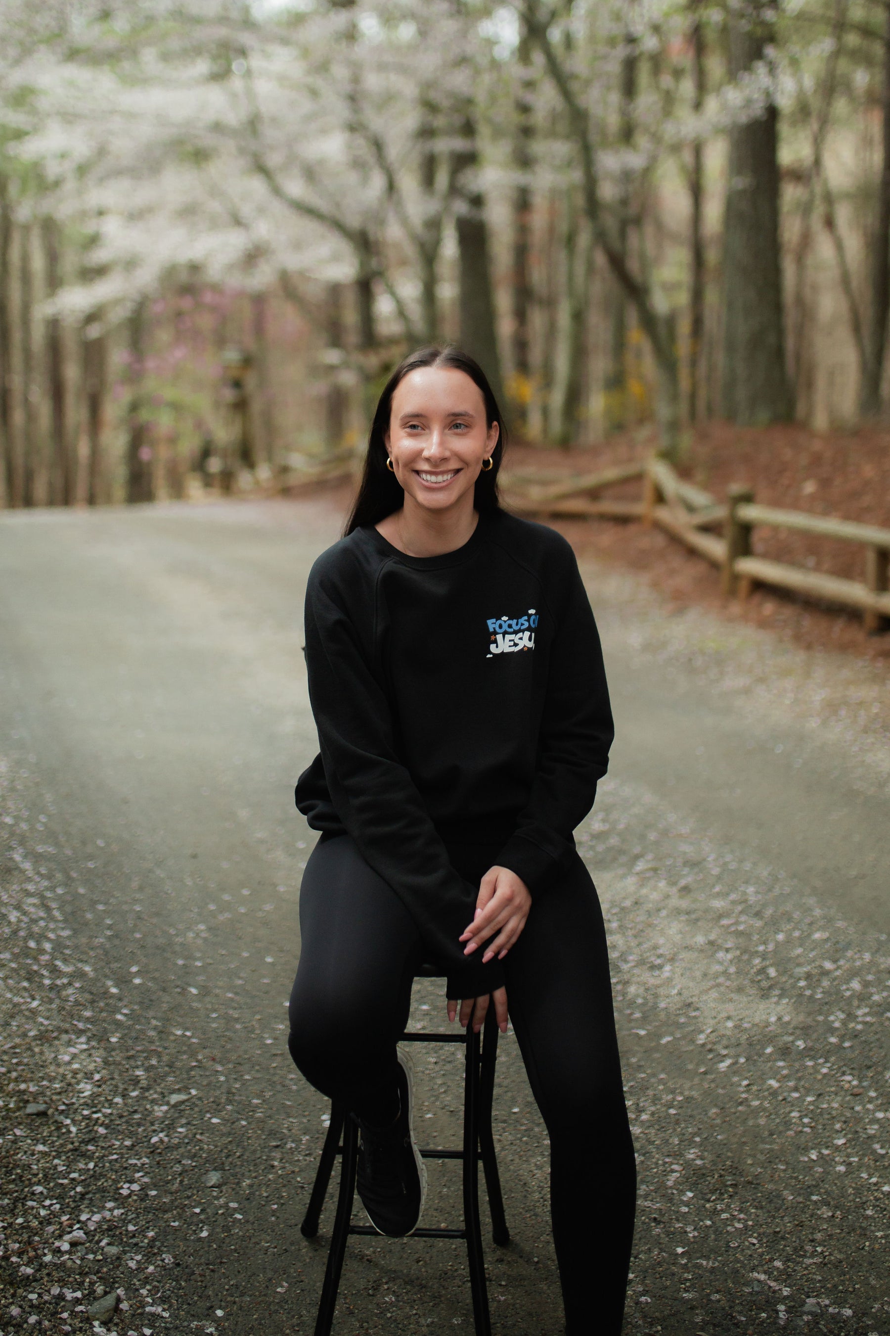 FOCUS ON JESUS I UNISEX PREMIUM SWEATSHIRT