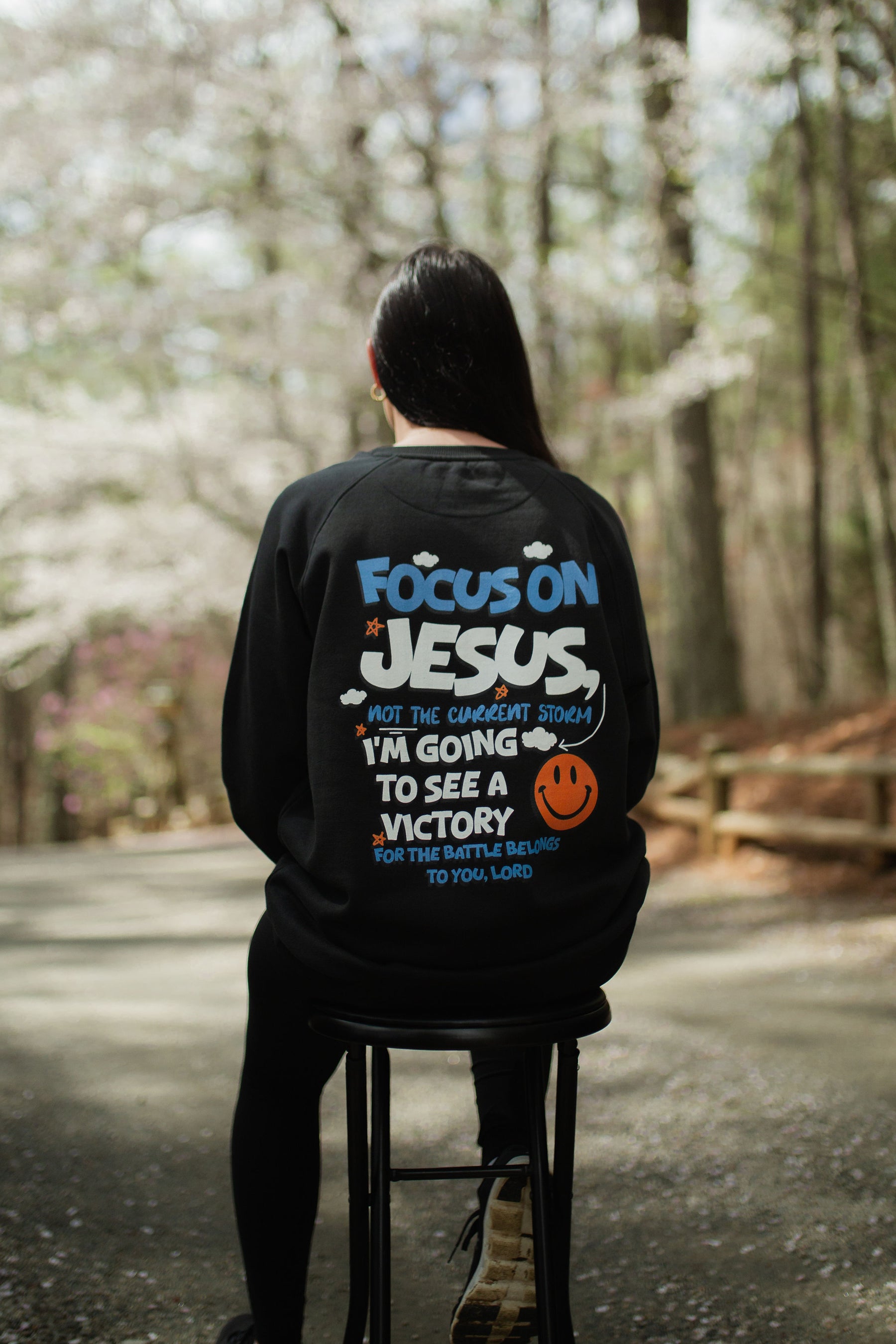 FOCUS ON JESUS I UNISEX PREMIUM SWEATSHIRT