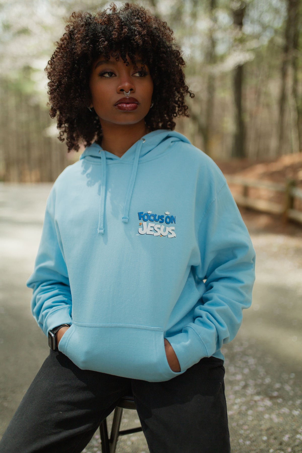 FOCUS ON JESUS I PREMIUM UNISEX HOODIE